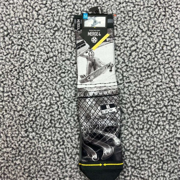 MOFO‎ x Merge4 Crew Socks Men Size L (9-12) Cold One Gray Black, 1 Pair New - Picture 1 of 3